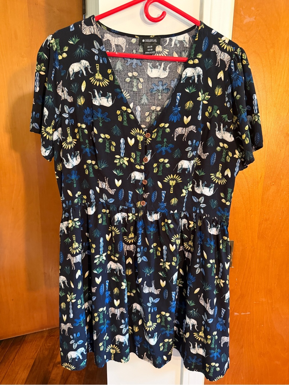 Universal Thread Black V-Neck Button Front Short Sleeve Tunic with Jungle Print